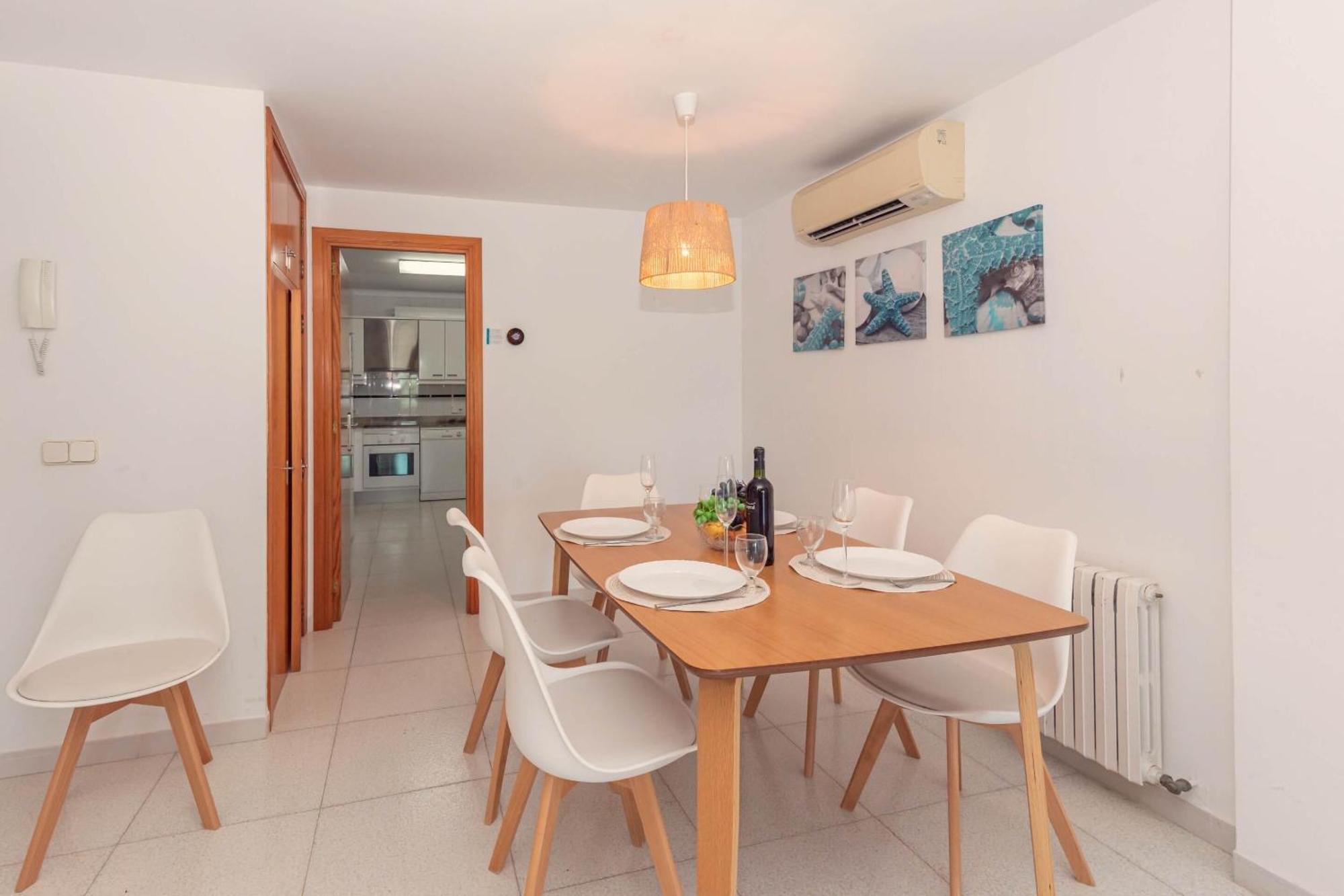Vora Mar Beachfront Apartment By Sealand Villas Port de Pollença Eksteriør billede