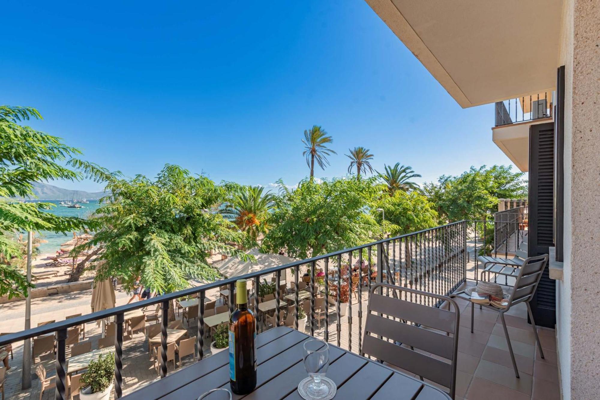 Vora Mar Beachfront Apartment By Sealand Villas Port de Pollença Eksteriør billede