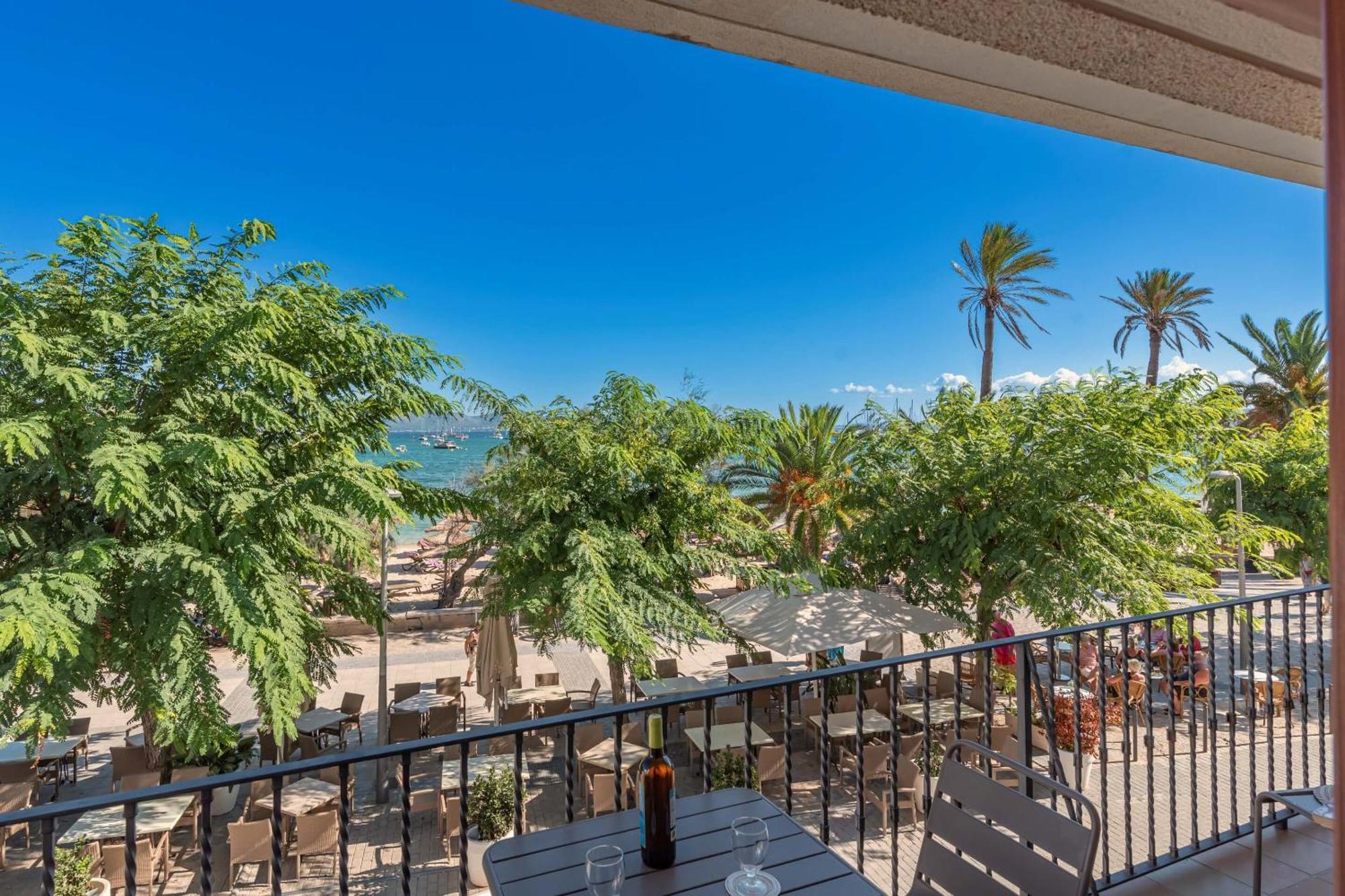 Vora Mar Beachfront Apartment By Sealand Villas Port de Pollença Eksteriør billede
